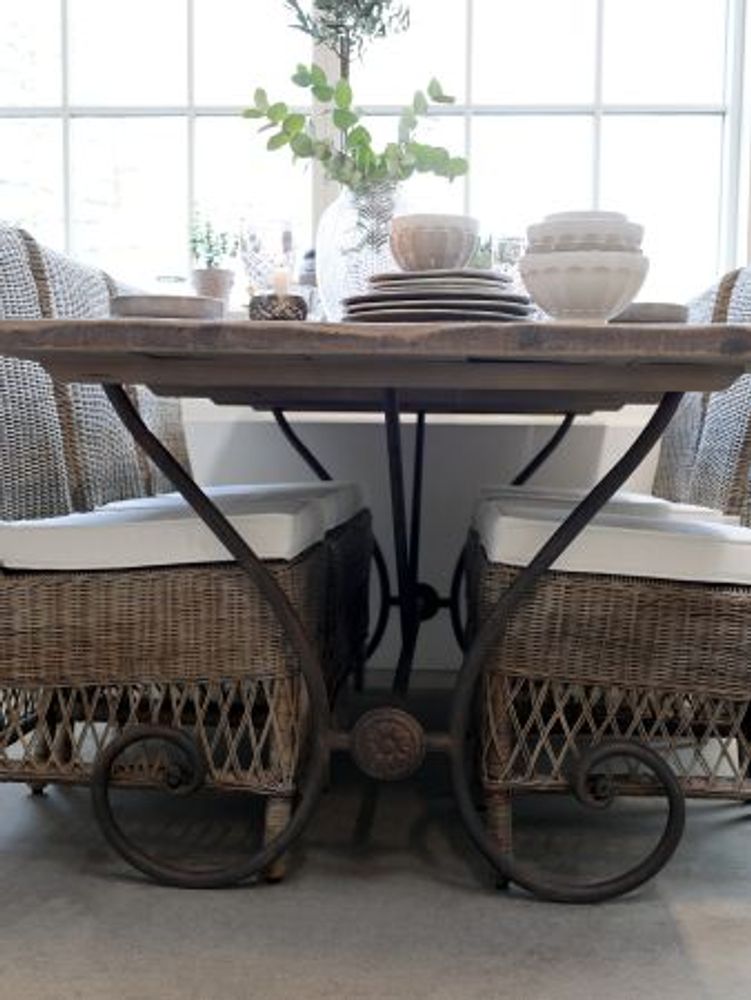 Gammelt fransk Bord fra Chique Antique