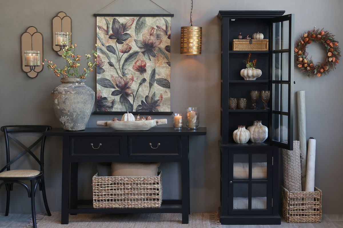 Sort Marseille Vitrineskap med 2 dører og hyller fra Chic Antique