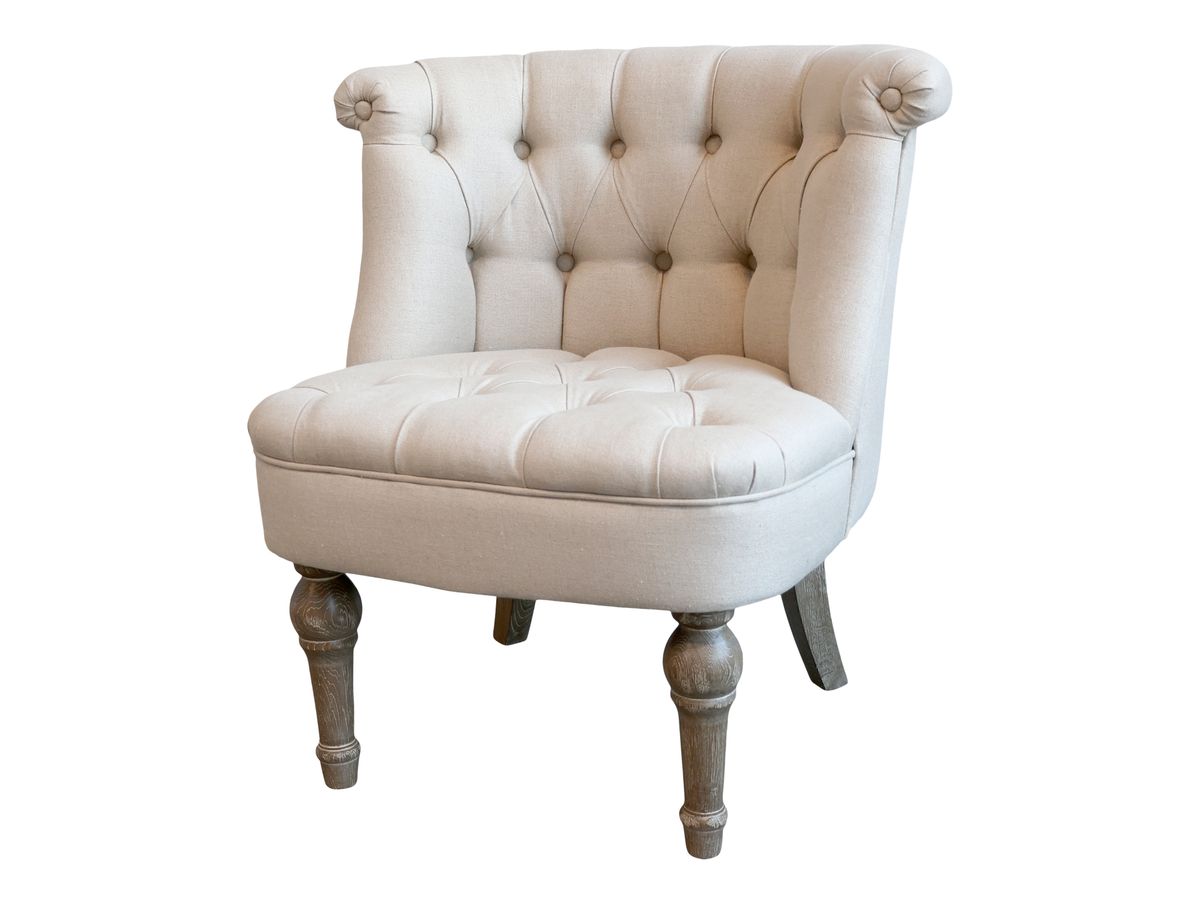 Fransk lenestol i linstoff fra Chic Antique i fargen hvit