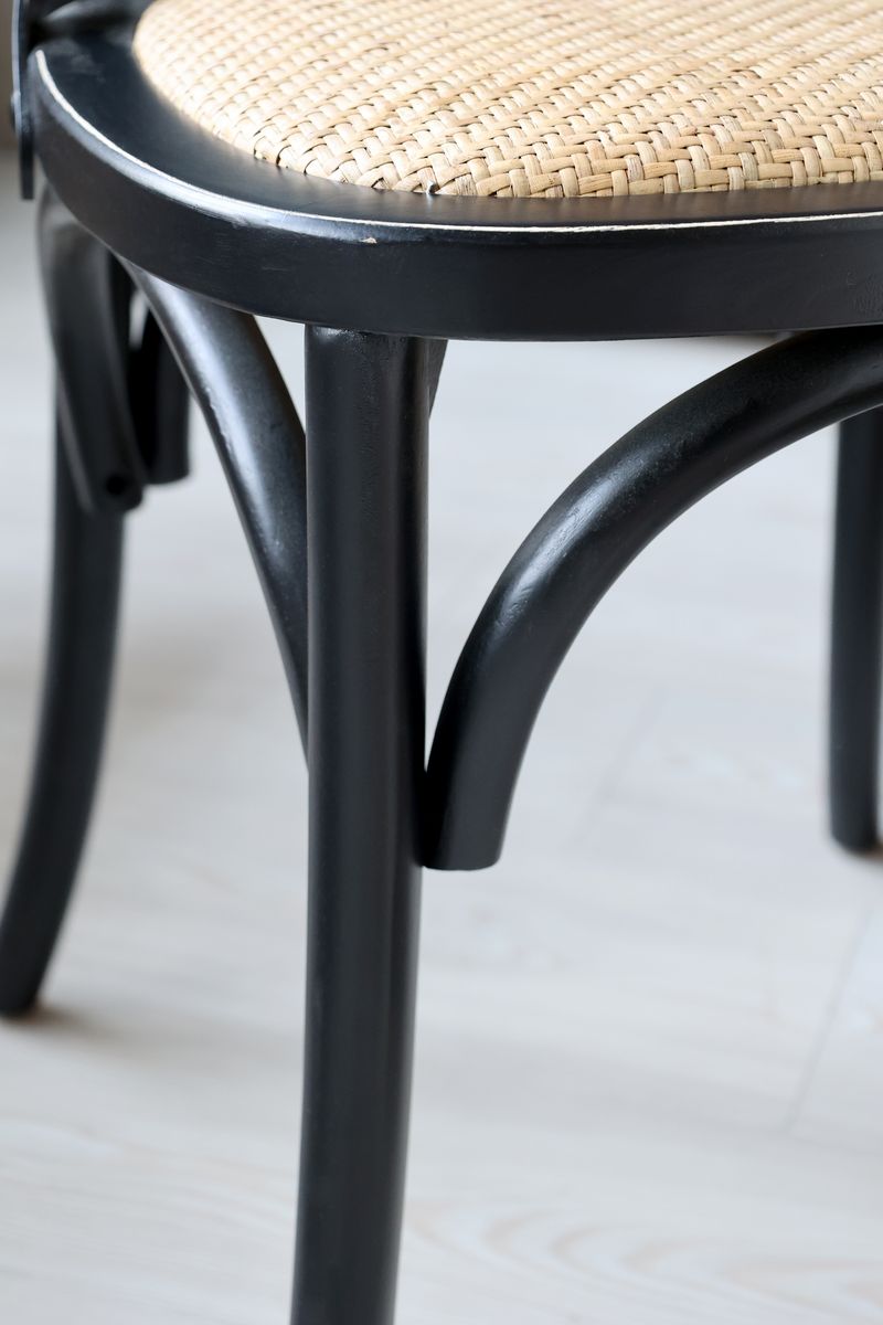 Fransk spisestuestol i sort med rottingsete - Chic Antique